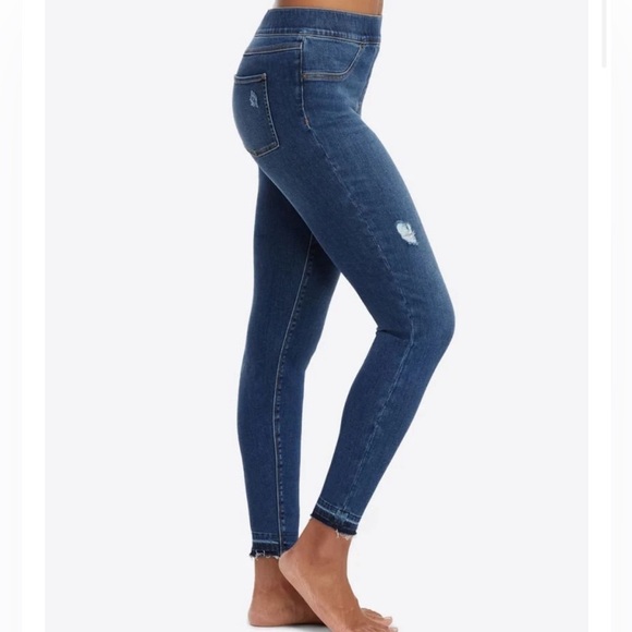 Spanx Distressed Skinny Jeans Blue Raw Hem 20203Q Size 6-8/Medium Petite - Picture 1 of 12